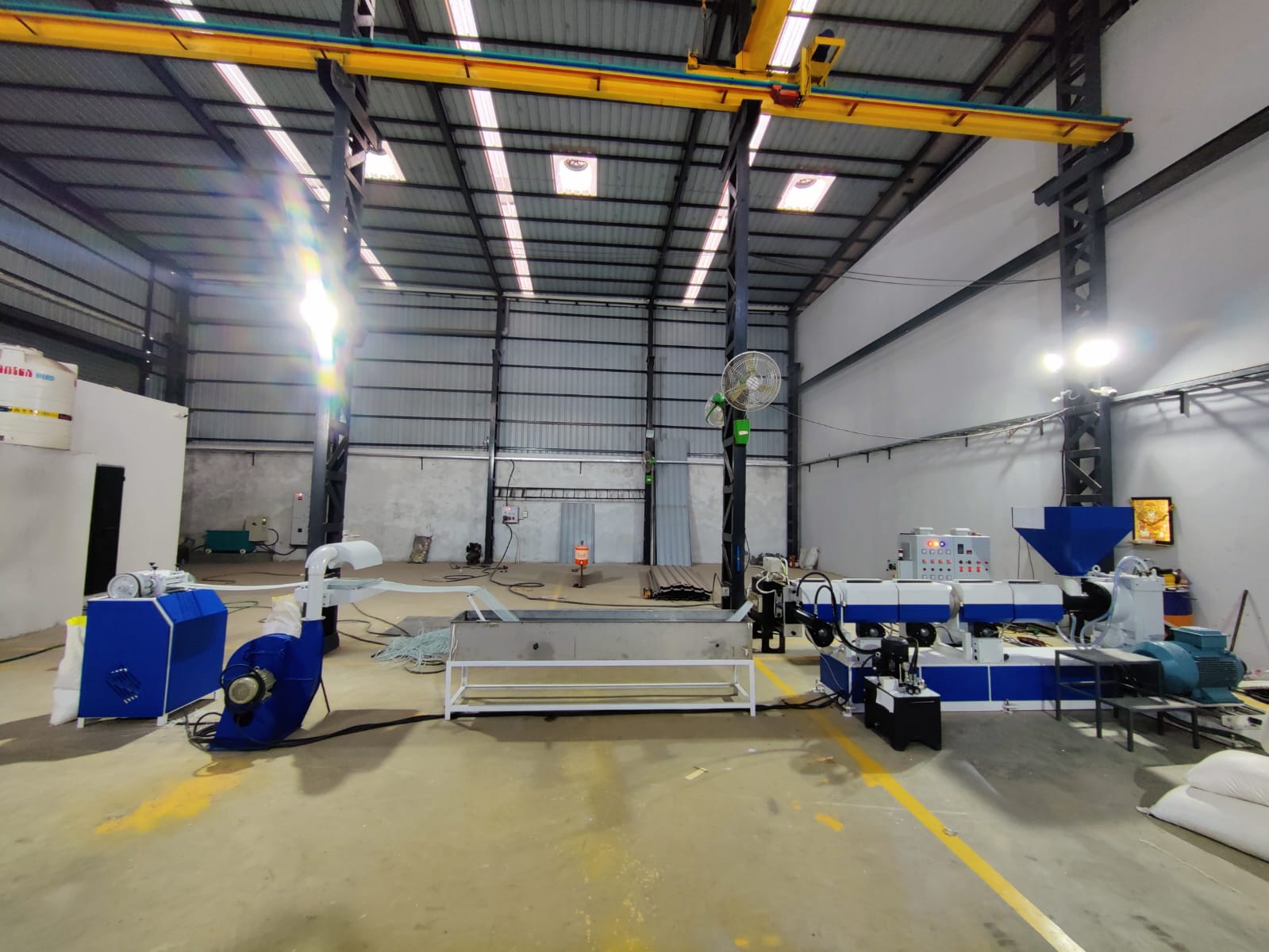 Single stage machine close-up gallery image