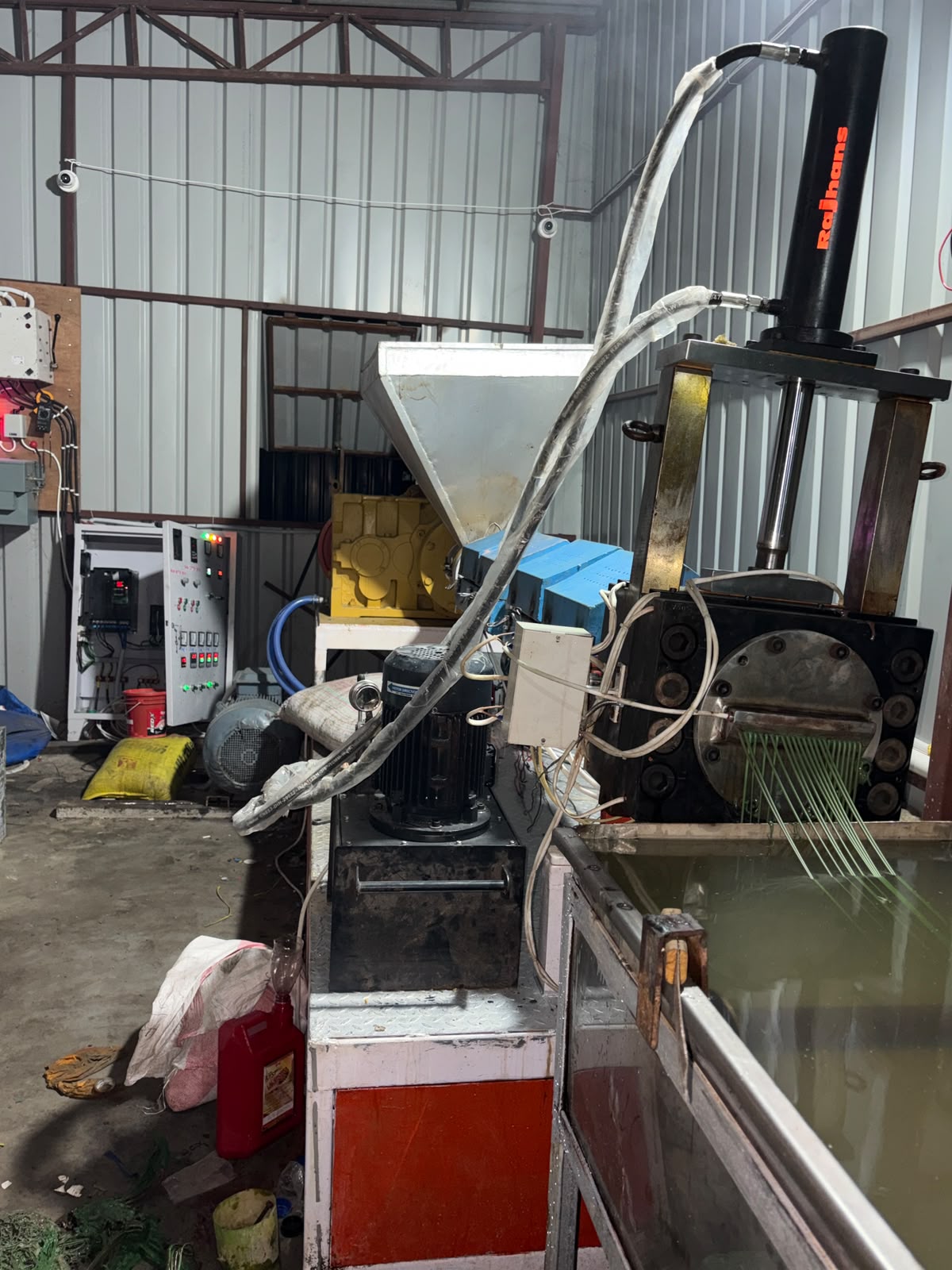 Machine operation showcase in gallery