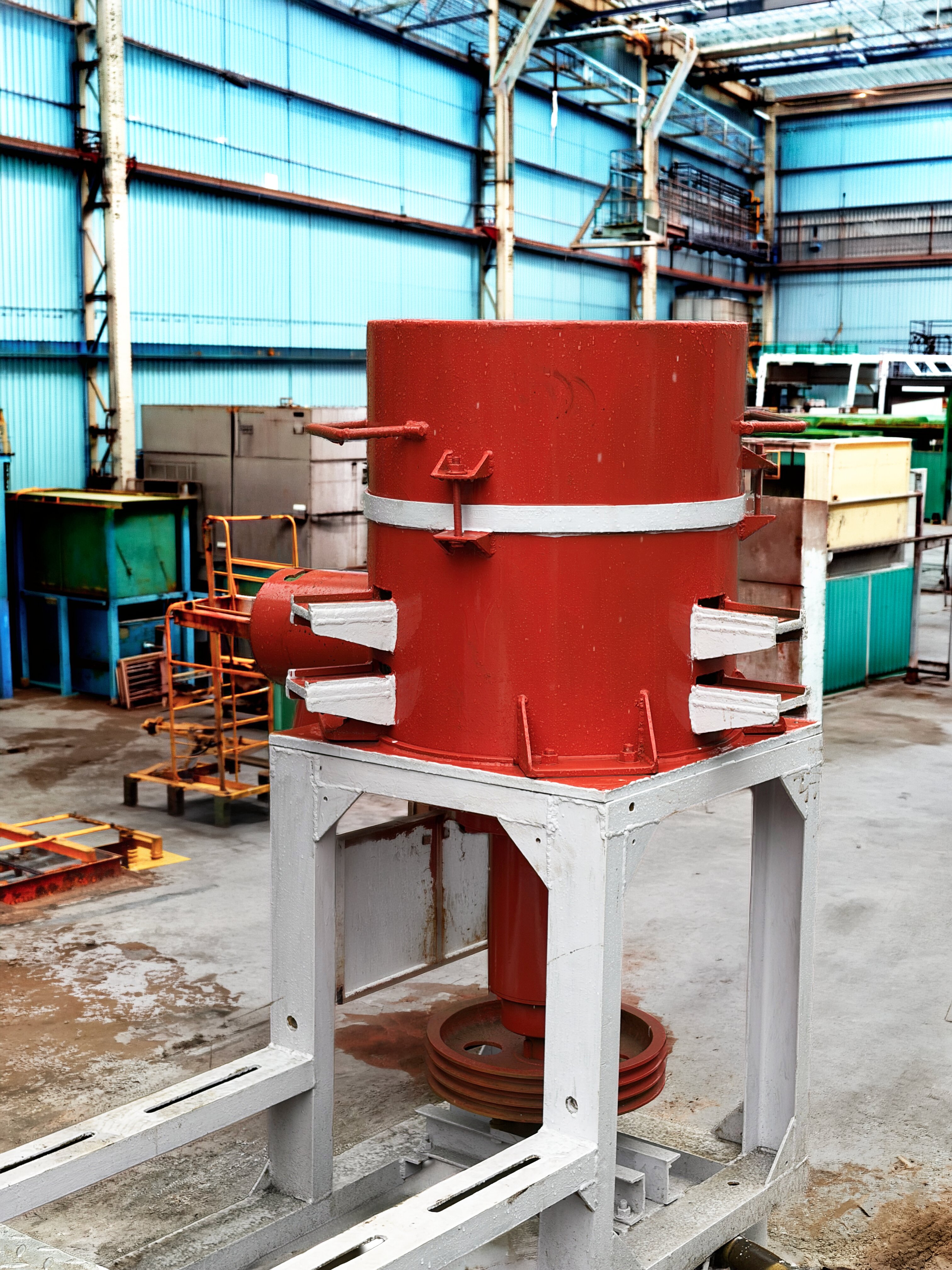 Agglomerator machine in gallery